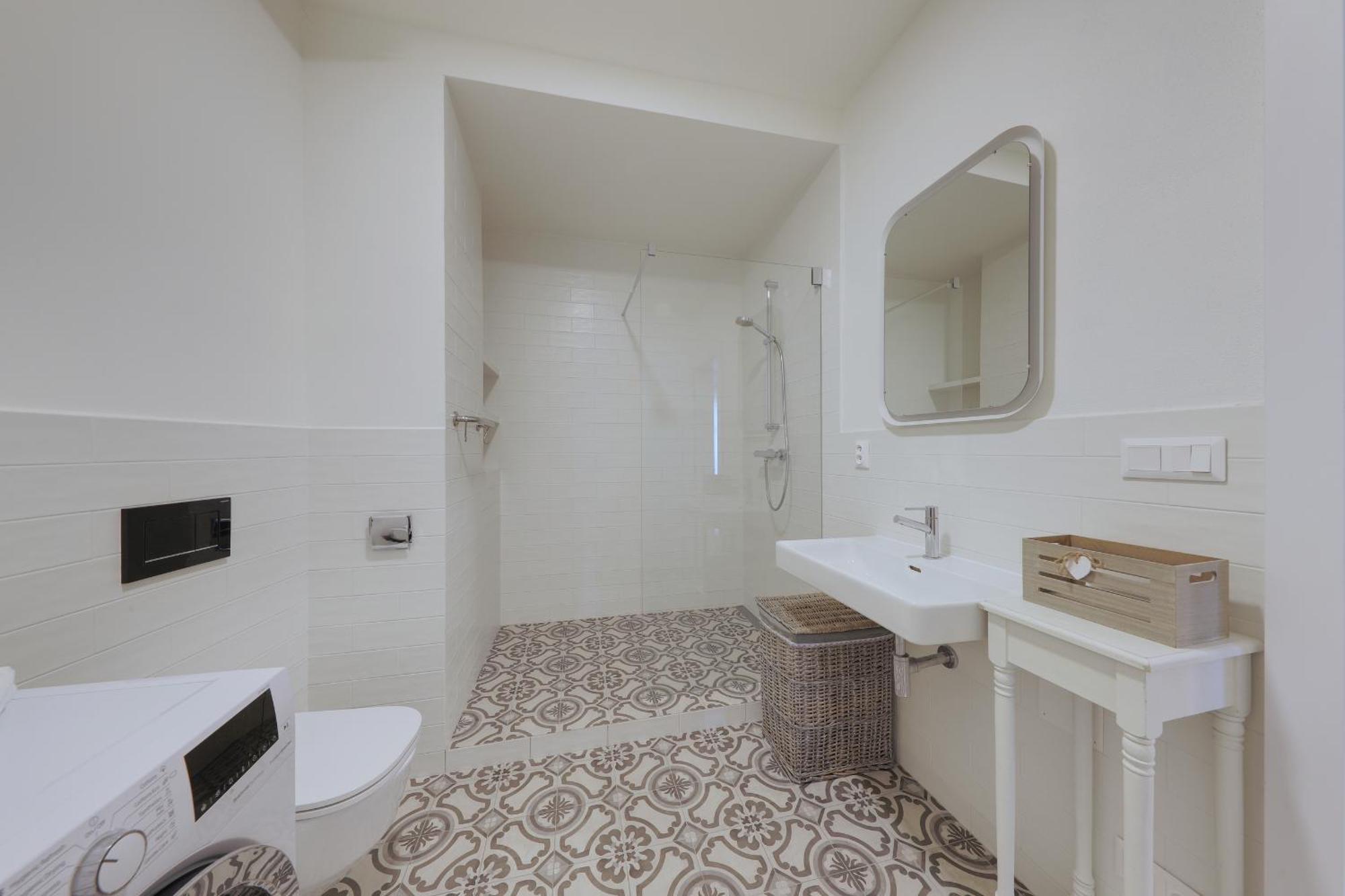 Shone Apartment Old Town 2 Bedroom Bratislava Exterior photo