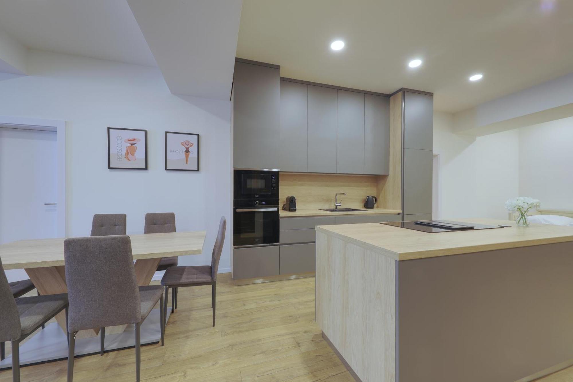 Shone Apartment Old Town 2 Bedroom Bratislava Exterior photo